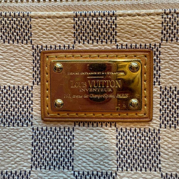 Louis Vuitton Damier Azur Mila Wristlet - Picture 3 of 13